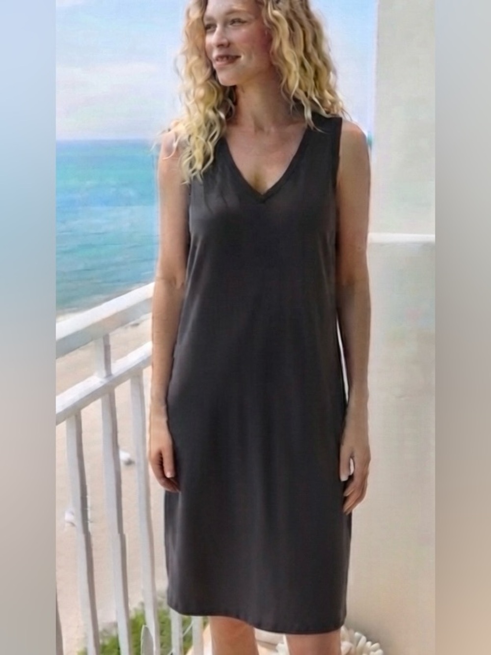 POL Black/ Charcoal Sleeveless V-Neck dress